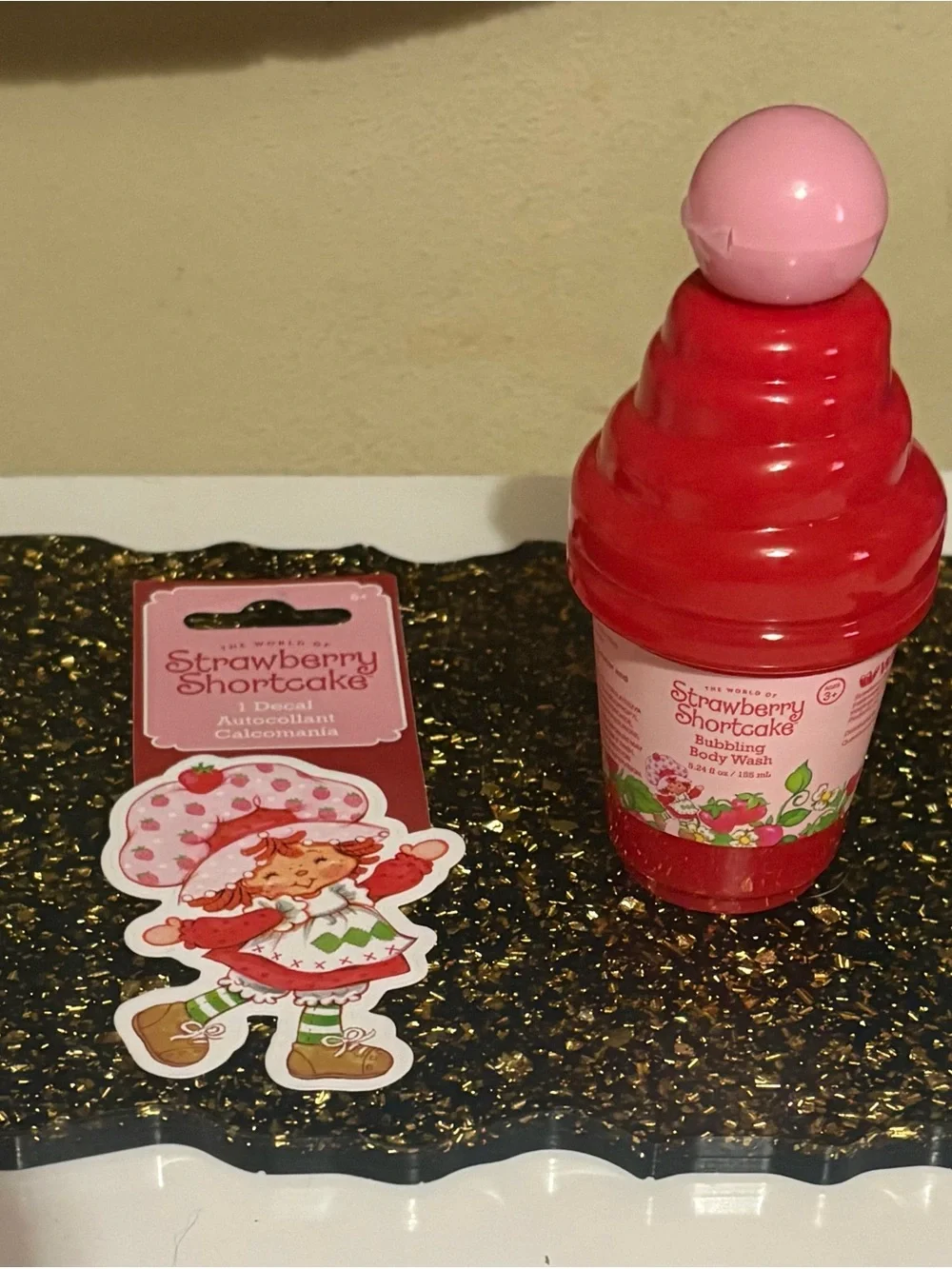 Strawberry Shortcake Kids Bubbling Body Wash - Pink & Red & Decal!!